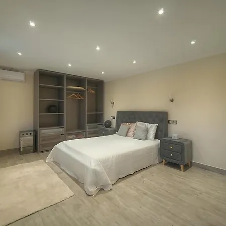 Frgk Contemporaine Independant Piscine, Calme Vue Degagee לה קאנה